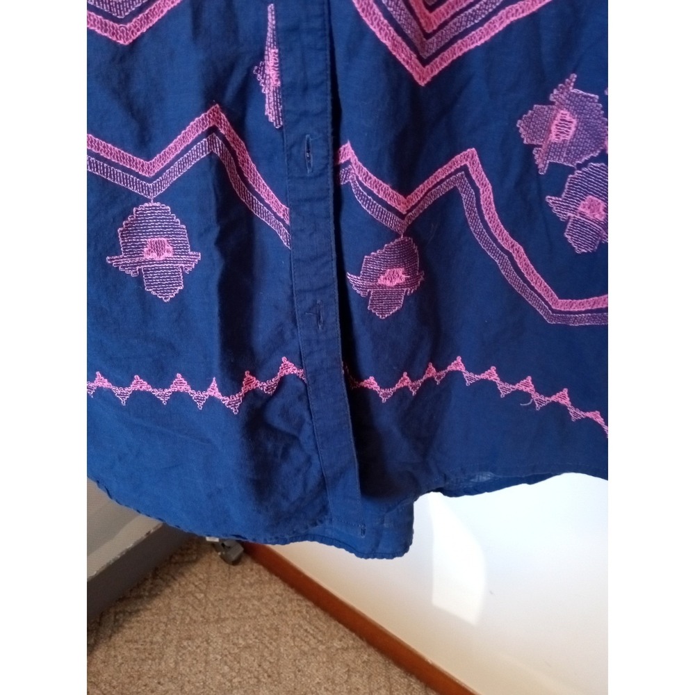 Anthropologie Pink Embroidered Navy Blue Cotton Button Down Shirt Top sz M - Picture 10 of 16